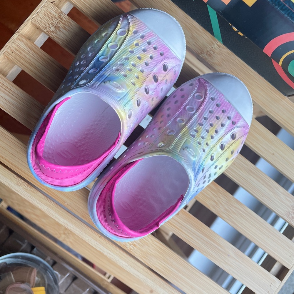 sketcher foamies toddler size 7 water shoe. - Picture 3 of 7